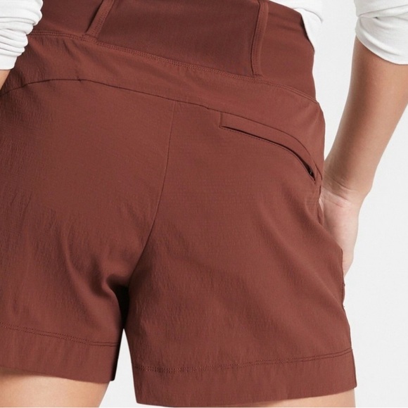 Athleta Trekkie North Shorts Zipper Pockets Burgundy Size 0 - Picture 2 of 10